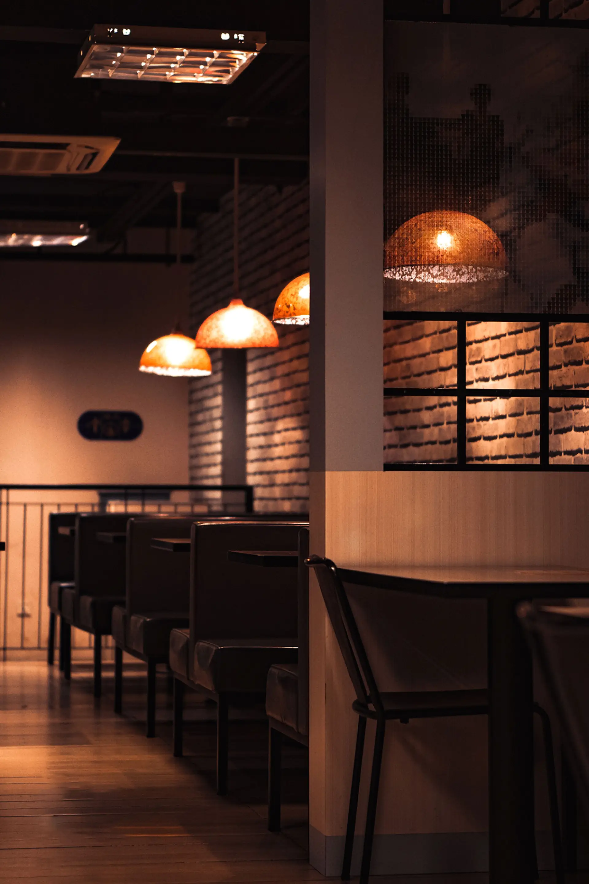 Boutique hospitality og hotellounge med stemningsfull indirekte belysning